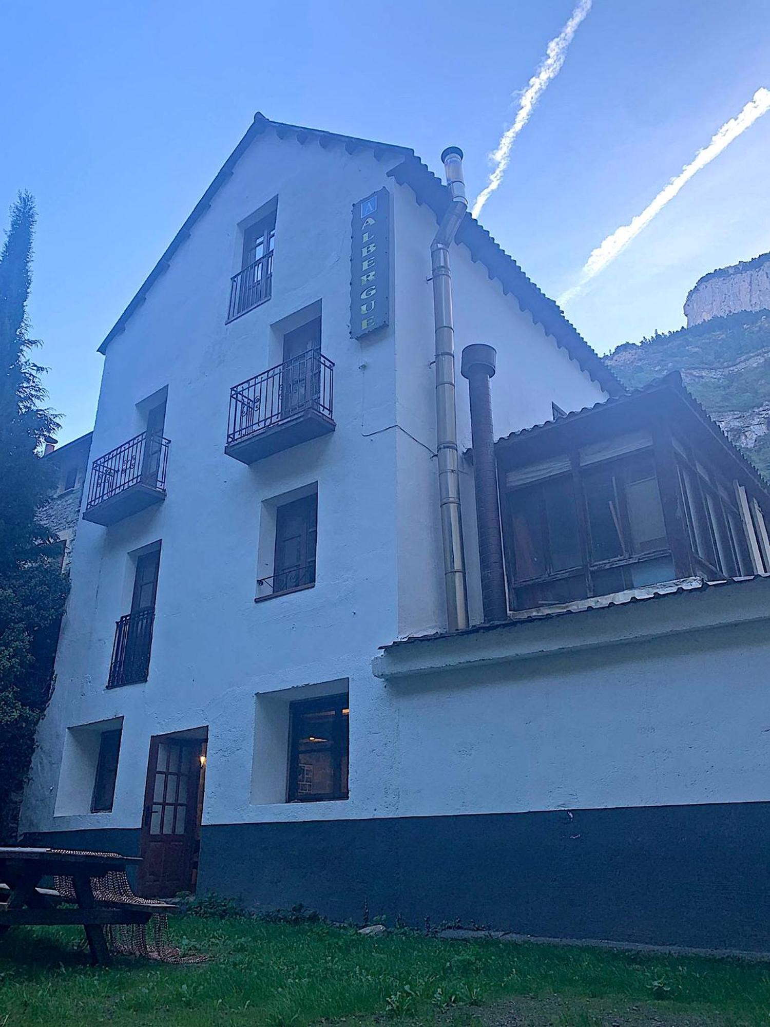Albergue-Refugio Sargantana 坎弗兰克 外观 照片
